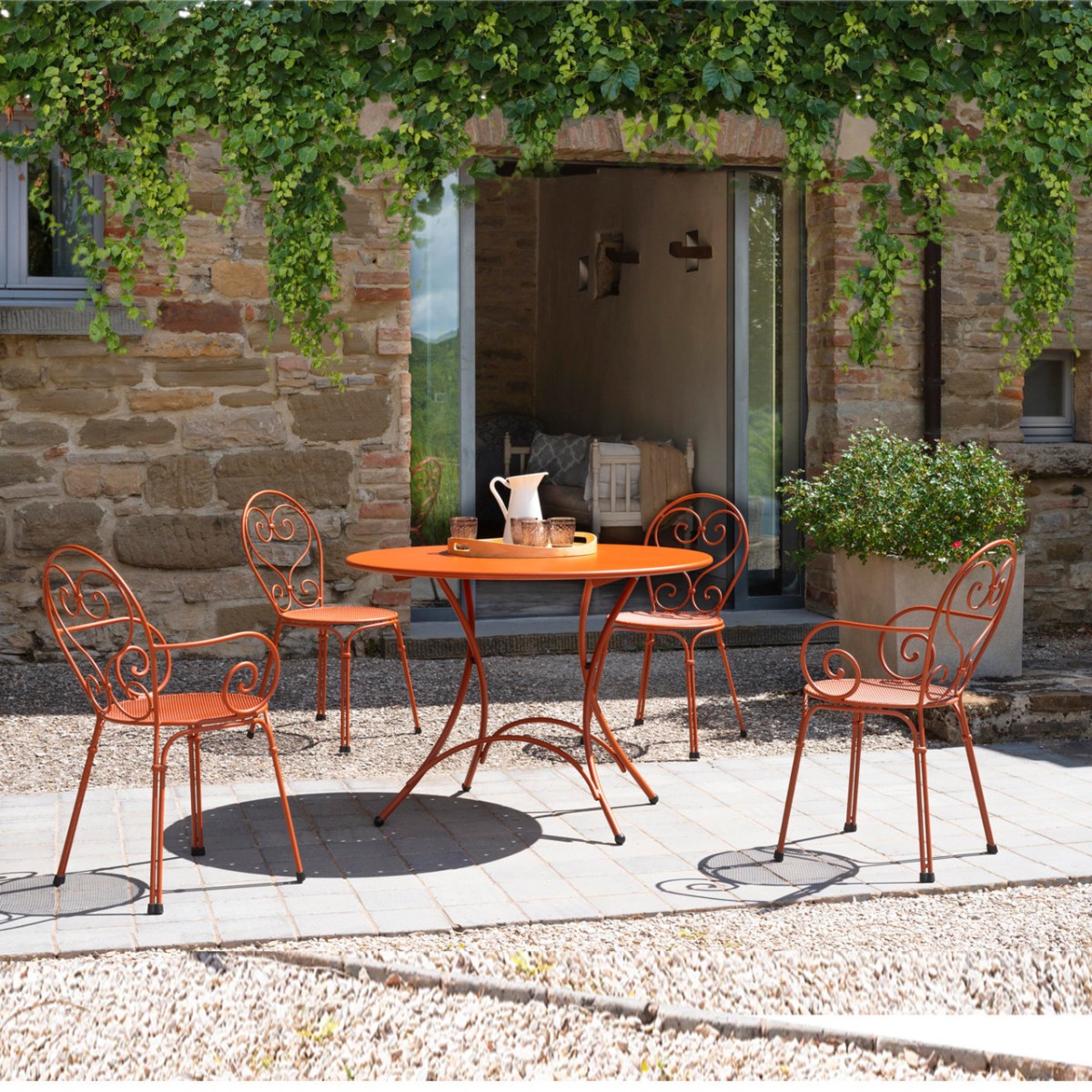 Emu Dining Set Pigalle