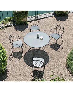 Emu Dining Set Pigalle con braccioli