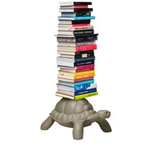 libreria da terra Turtle Carry di Qeeboo, tortora