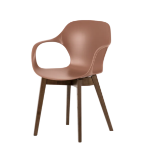 sedia da pranzo con braccioli Ops! di Connubia, base in legno Frassino Smoke, seduta in polipropilene Terracotta